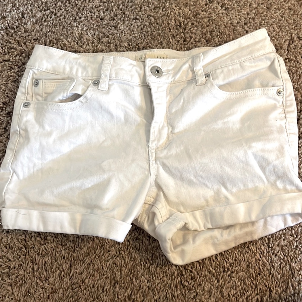 White copper key Jean shorts